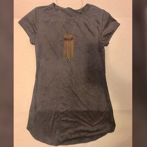 Grey short sleeve shirt